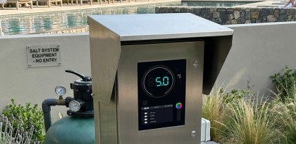 阳光下可读 5_ 用于室外泳池自动化的工业触摸显示屏